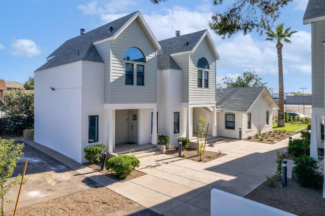 Chic Uptown Phoenix Home - Pool Table & Perfect Location ภายนอก รูปภาพ