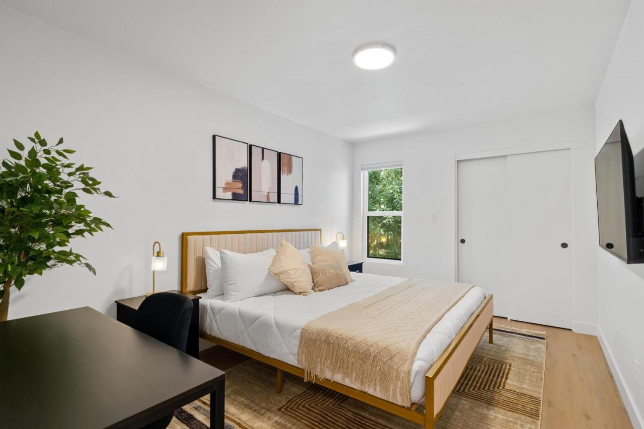 Chic Uptown Phoenix Home - Pool Table & Perfect Location ภายนอก รูปภาพ